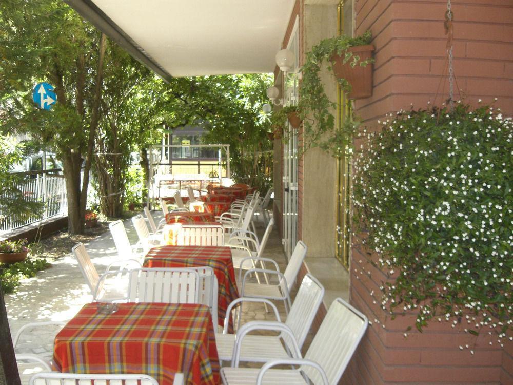 Hotel Marilena Viserbella di Rimini Екстериор снимка