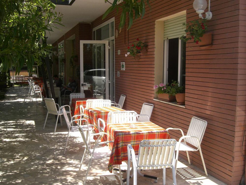 Hotel Marilena Viserbella di Rimini Екстериор снимка