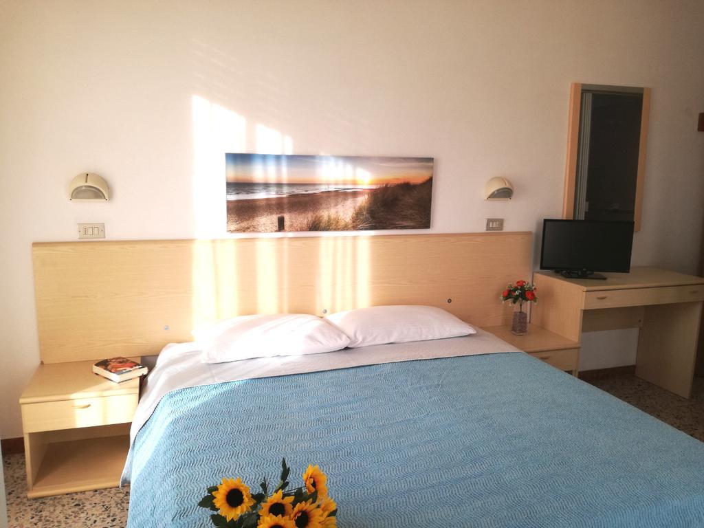 Hotel Marilena Viserbella di Rimini Екстериор снимка